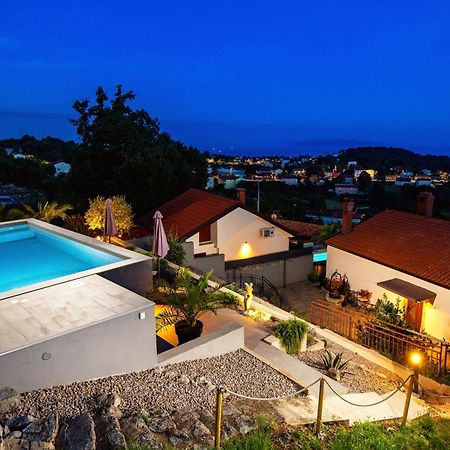 Srok Apartments With Pool カスタヴ エクステリア 写真