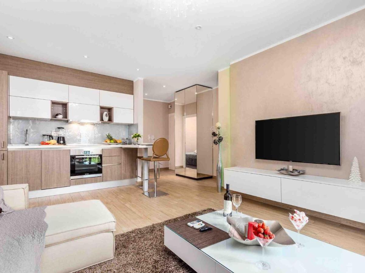 Srok Apartments With Pool カスタヴ エクステリア 写真